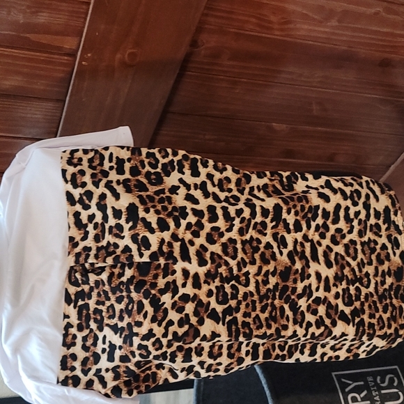 Leopard top - Picture 2 of 2